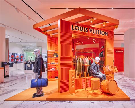 louis vuitton pop up shop.